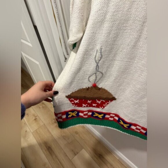 Vintage Women's Sweater with Tree and Apple Design - Picture 6 of 9